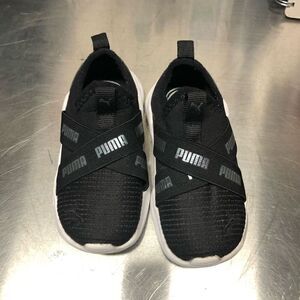 Puma Size 6 Toddler Black and White Slip On
